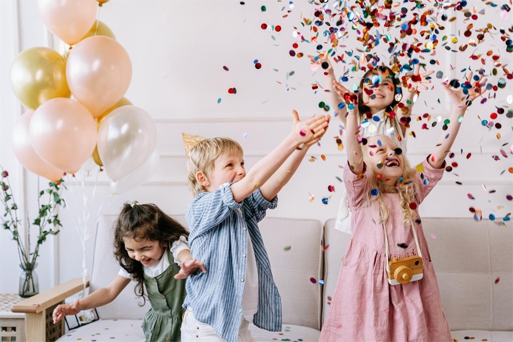 ¡Celebra el cumpleaños en la sala de juegos de Os Pitufiños!