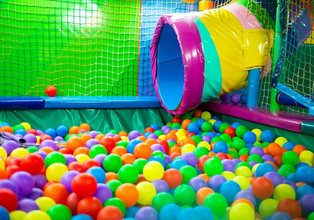 Parque de bolas en O Carballiño: ¡diversión para los niños! 